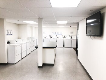 Laundry room at Sunrise Inn Hotel