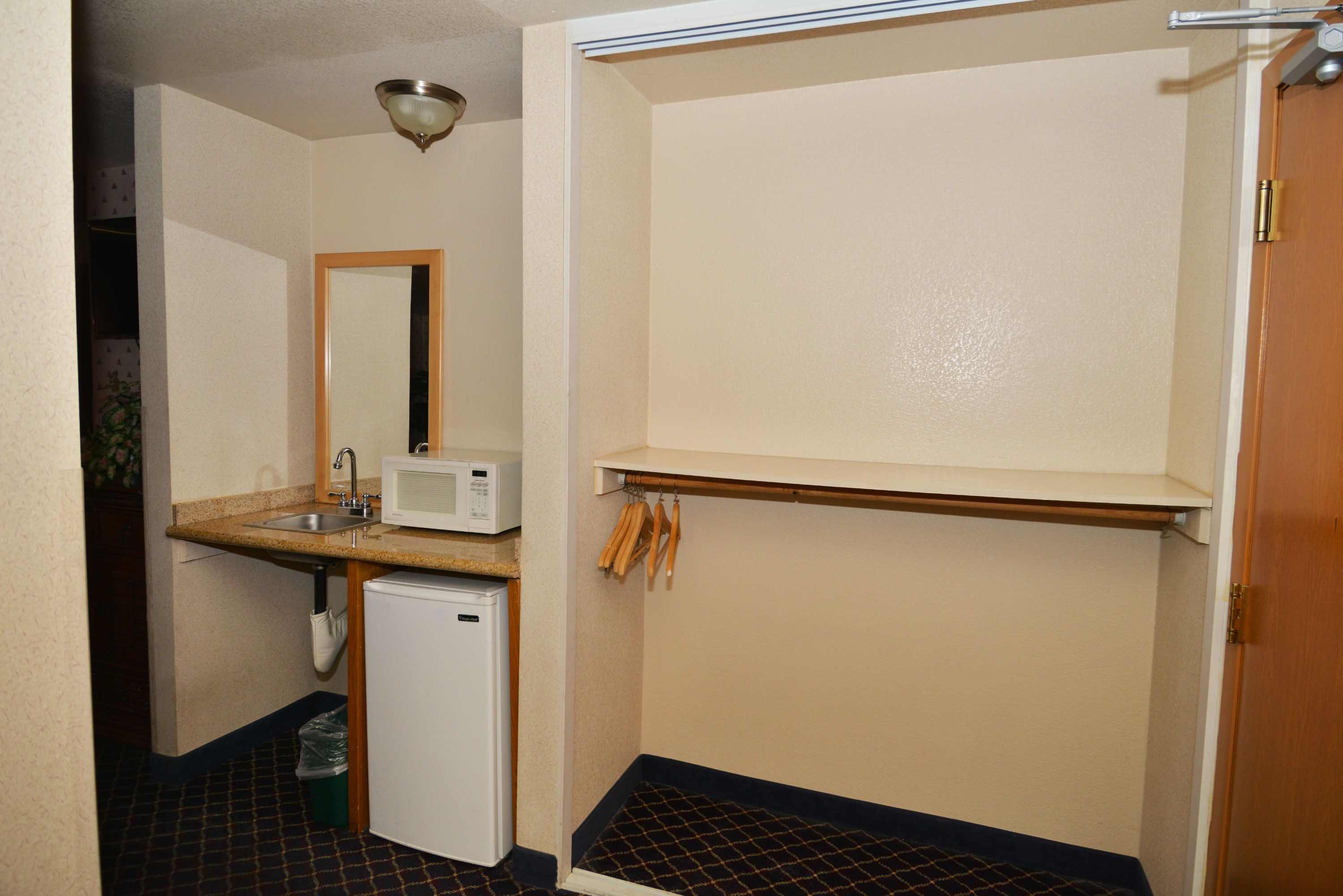 Photo - Sunrise Inn Hotel