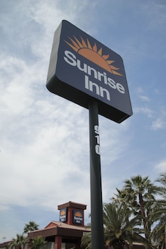 Hotel Exterior at Sunrise Inn Hotel