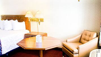 Chambre Standard, 1 grand lit, non-fumeurs | Bureau, fer et planche Ă repasser, Wi-Fi gratuit, draps fournis