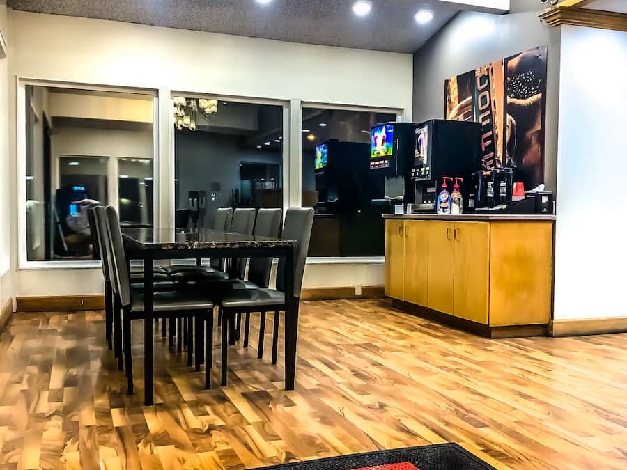 Área de estar no saguão