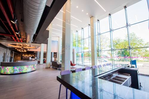 Lobby lounge