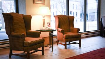 Sala de estar en el lobby