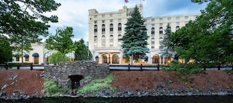 DoubleTree by Hilton Nashua