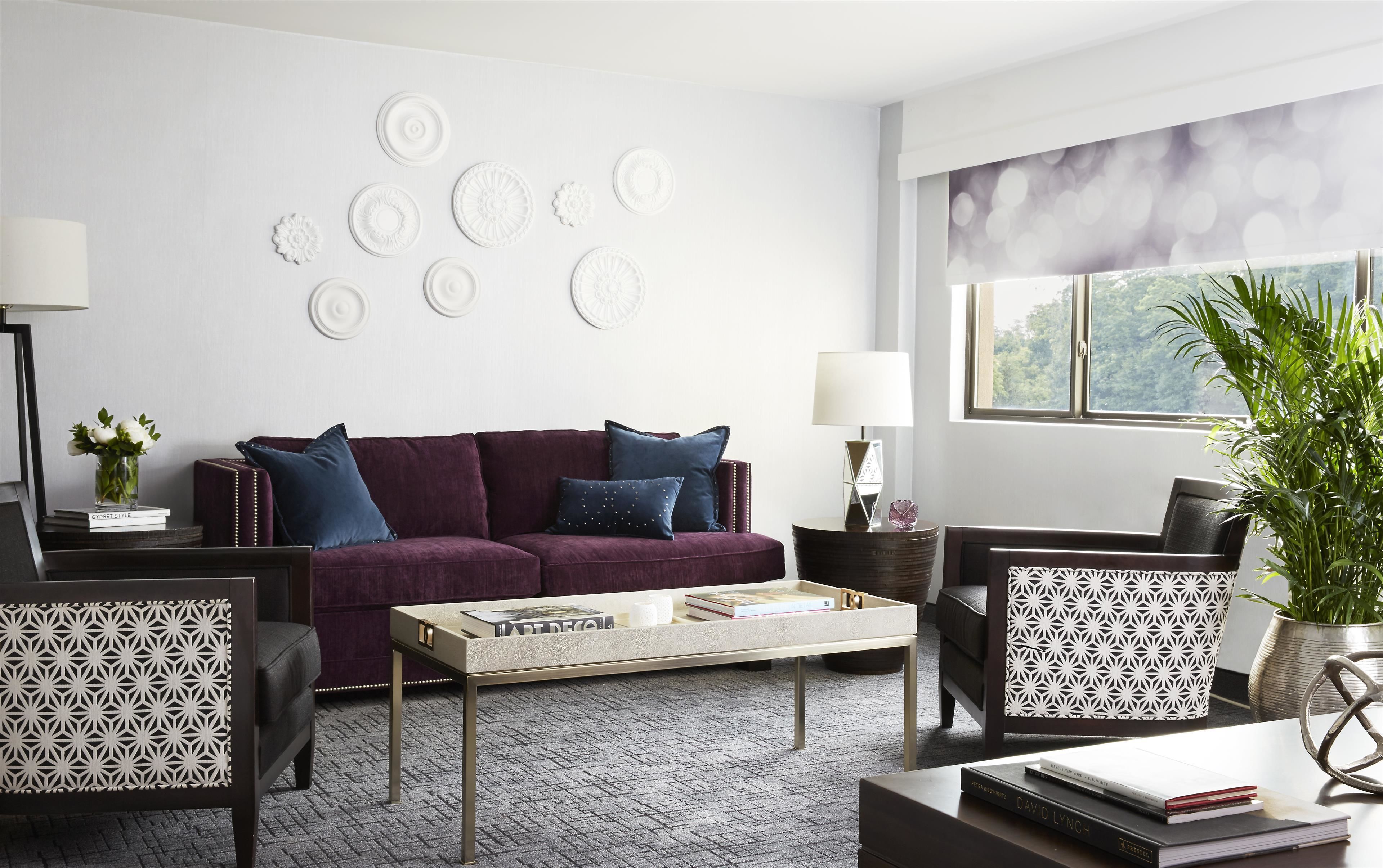 خزنة داخل الغرفة ومكتب ومكواة/لوح كي وواي فاي مجانًا