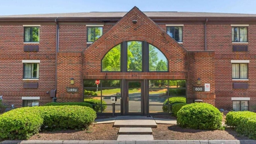 Suburban Studios Cary – RDU Airport