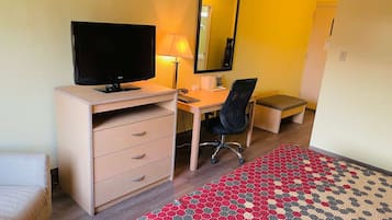 Caja fuerte, escritorio, tabla de planchar con plancha y cunas gratuitas