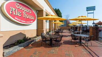 Serveert lunch en diner, Amerikaanse gerechten