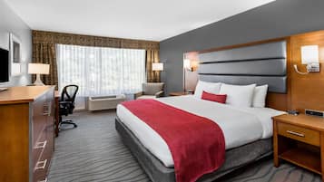 Kamer, 1 kingsize bed, niet-roken | Een kluis op de kamer, een bureau, verduisterende gordijnen