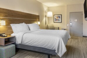 Suite, 1 King-Bett und Schlafsofa | Zimmersafe, individuell eingerichtet, Schreibtisch