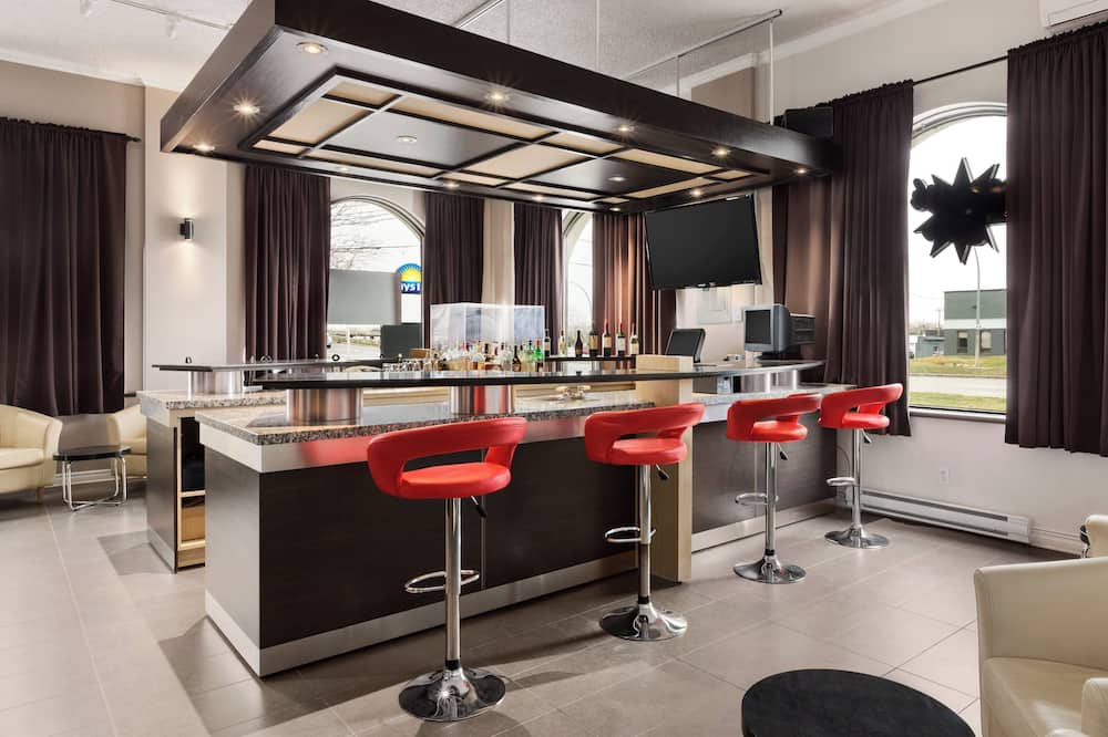 Days Inn & Conference Centre by Wyndham Montreal Airport