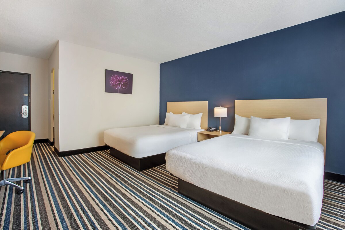 Desk, iron/ironing board, free WiFi, bed sheets