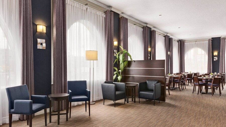 Days Inn & Conference Centre by Wyndham Montreal Airport