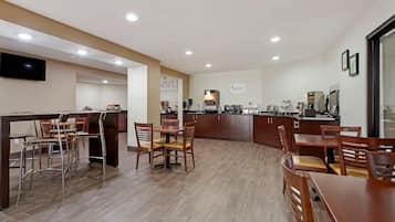 Free daily continental breakfast