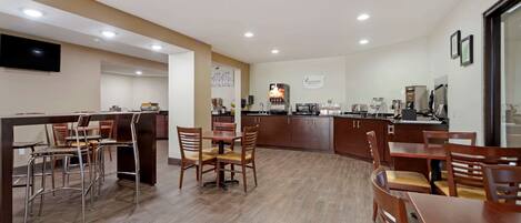 Free daily continental breakfast