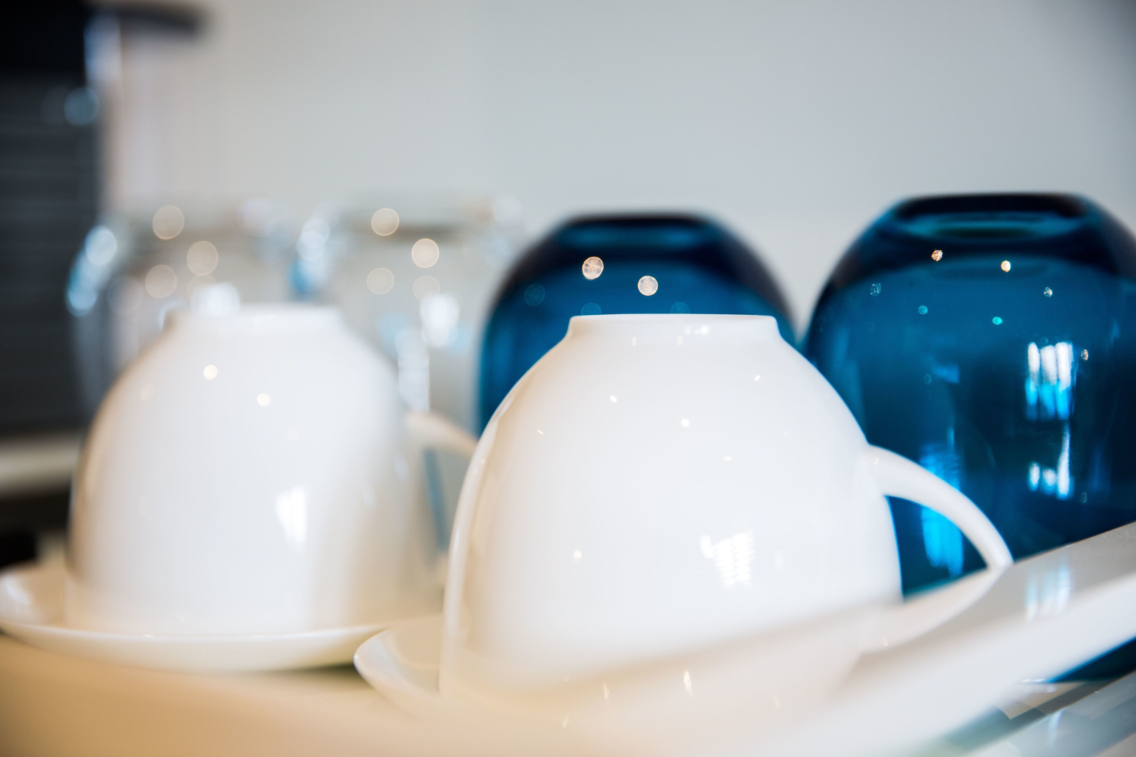 breakfast, lunch, dinner served; californian cuisine