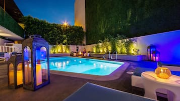 Private pool