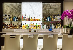 Breakfast, lunch and dinner served  - The Mosaic Hotel - Beverly Hills (Beverly Hills)