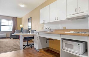 Desk, laptop workspace, iron/ironing board, free WiFi