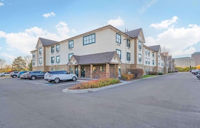 Extended Stay America Select Suites Chicago Downers Grove