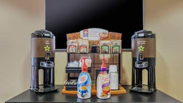 Termasuk sarapan segera setiap hari