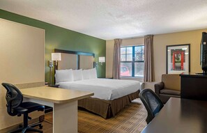 Desk, blackout drapes, iron/ironing board, free WiFi - Extended Stay America Suites Chicago Gurnee (Gurnee)