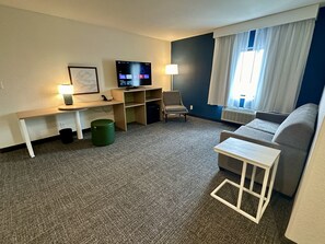 Suite, 1 Bedroom | Living area | TV - Spark by Hilton Fort Wayne (Fort Wayne)