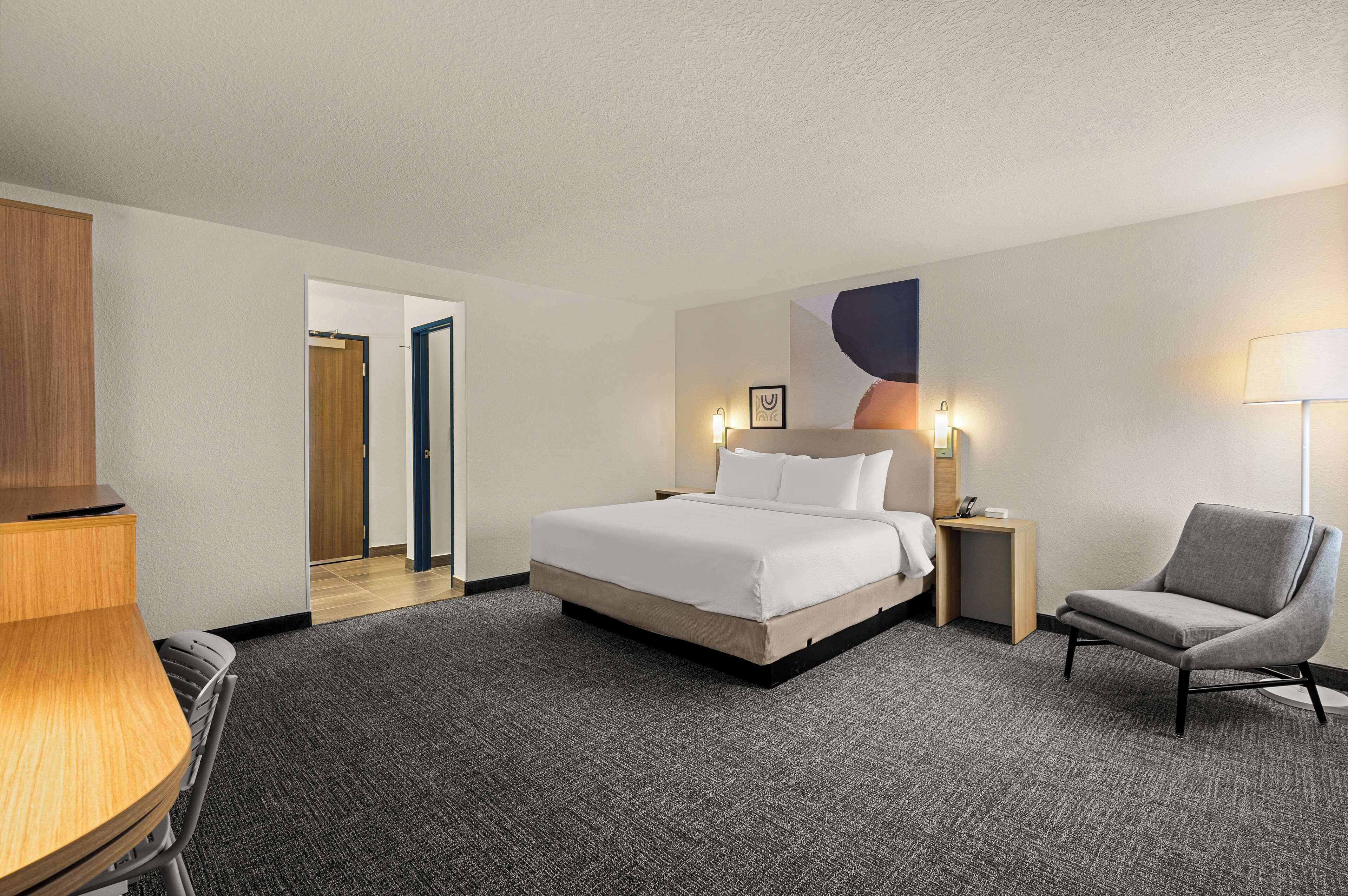 Desk, blackout drapes, iron/ironing board, free WiFi