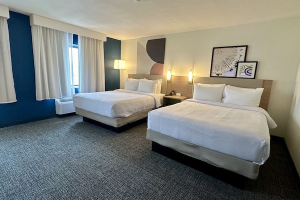 Desk, blackout drapes, iron/ironing board, free WiFi