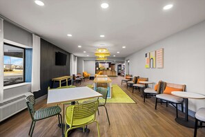 Restaurant - Spark by Hilton Fort Wayne (Fort Wayne)