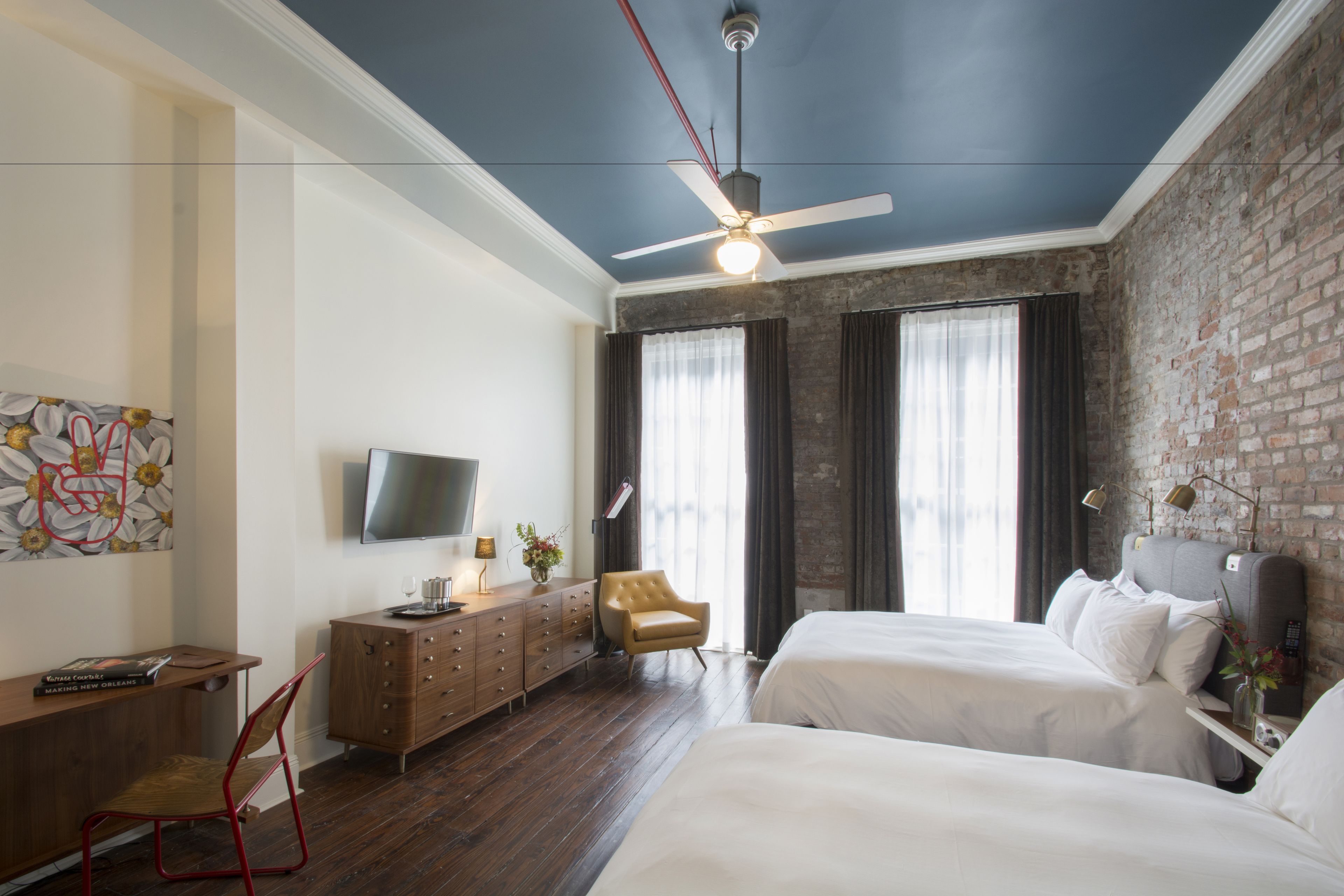 Premium kamer, 2 tweepersoonsbedden | Luxe beddengoed, donsdekens, een kluis op de kamer, een bureau