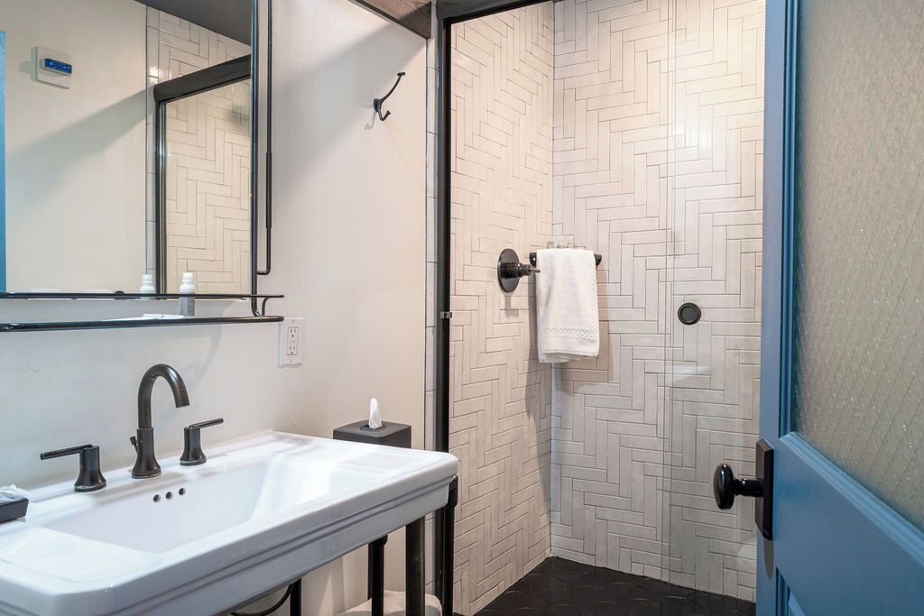 superior room, 1 king bed (tchoupitoulas king) | premium bedding, down duvets, minibar, in-room safe