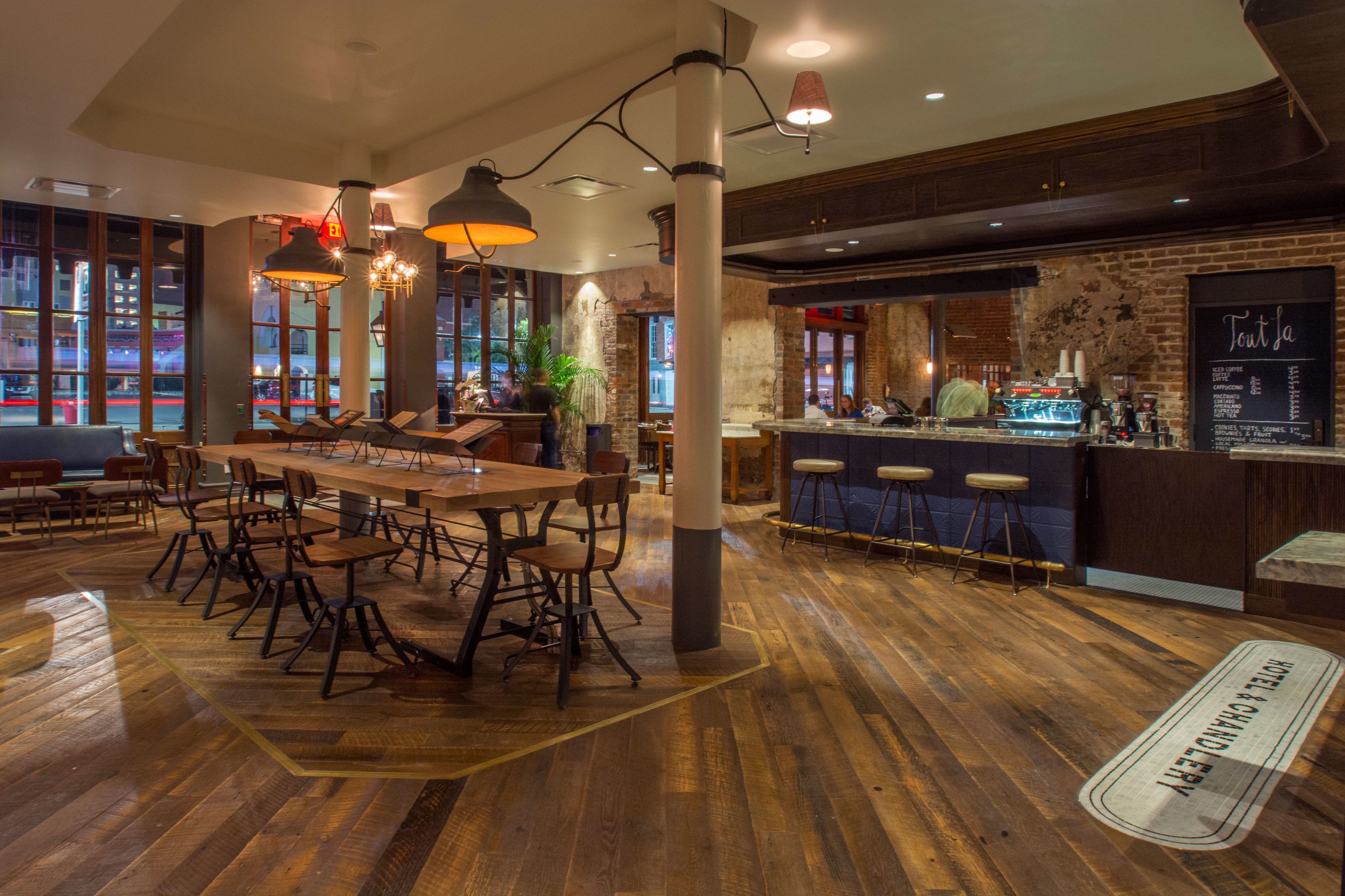 Premium bedding, down comforters, minibar, in-room safe