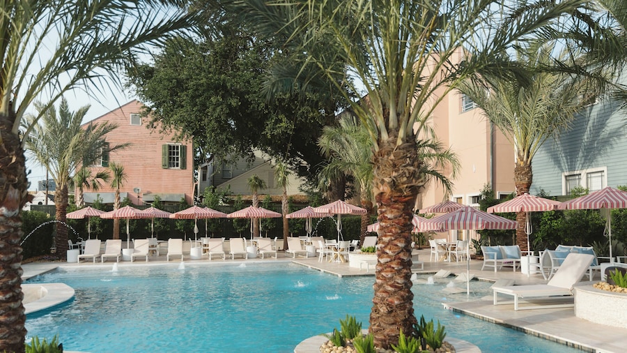 Garden District Hotel