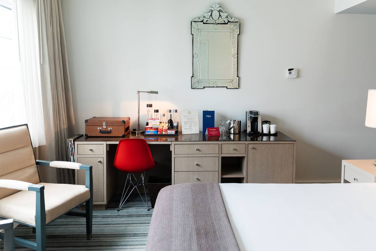 Egyptian cotton sheets, premium bedding, down comforters, pillowtop beds