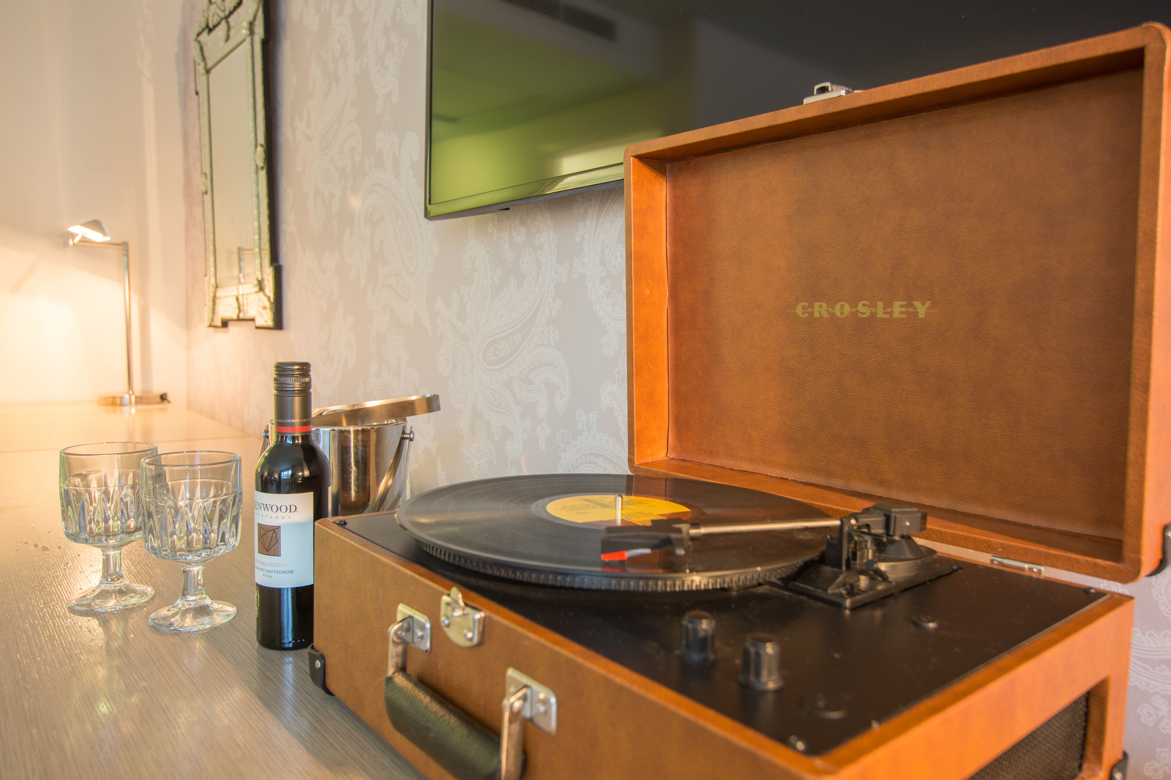 egyptian cotton sheets, premium bedding, down duvets, pillow-top beds