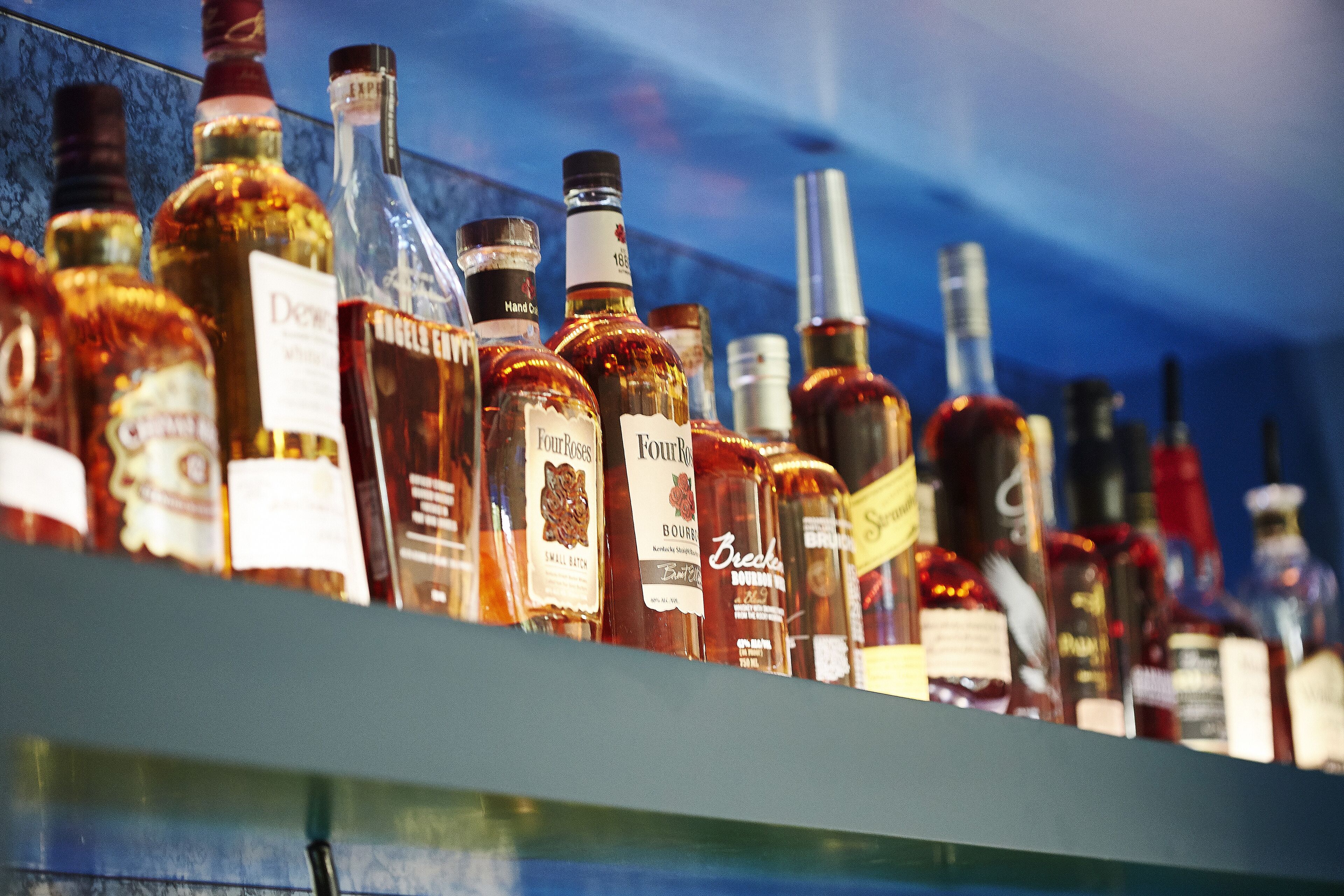 lobby lounge, poolside views, open daily