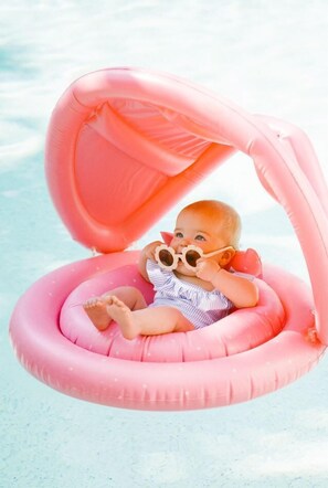 Outdoor pool - The Capri Inn (Naples)