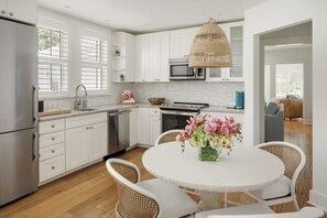 Cottage Premium | Bếp riêng | Lò vi sóng, dụng cụ pha cà phê/trà 