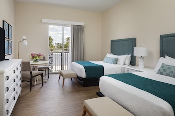 Standard Room, 2 Double Beds | Tempur-Pedic beds, minibar, in-room safe, iron/ironing board at The Capri Inn