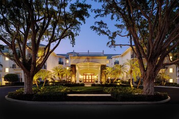 Hotel Exterior at The Capri Inn