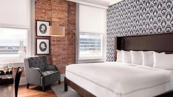 Premium bedding, in-room safe, desk, laptop workspace