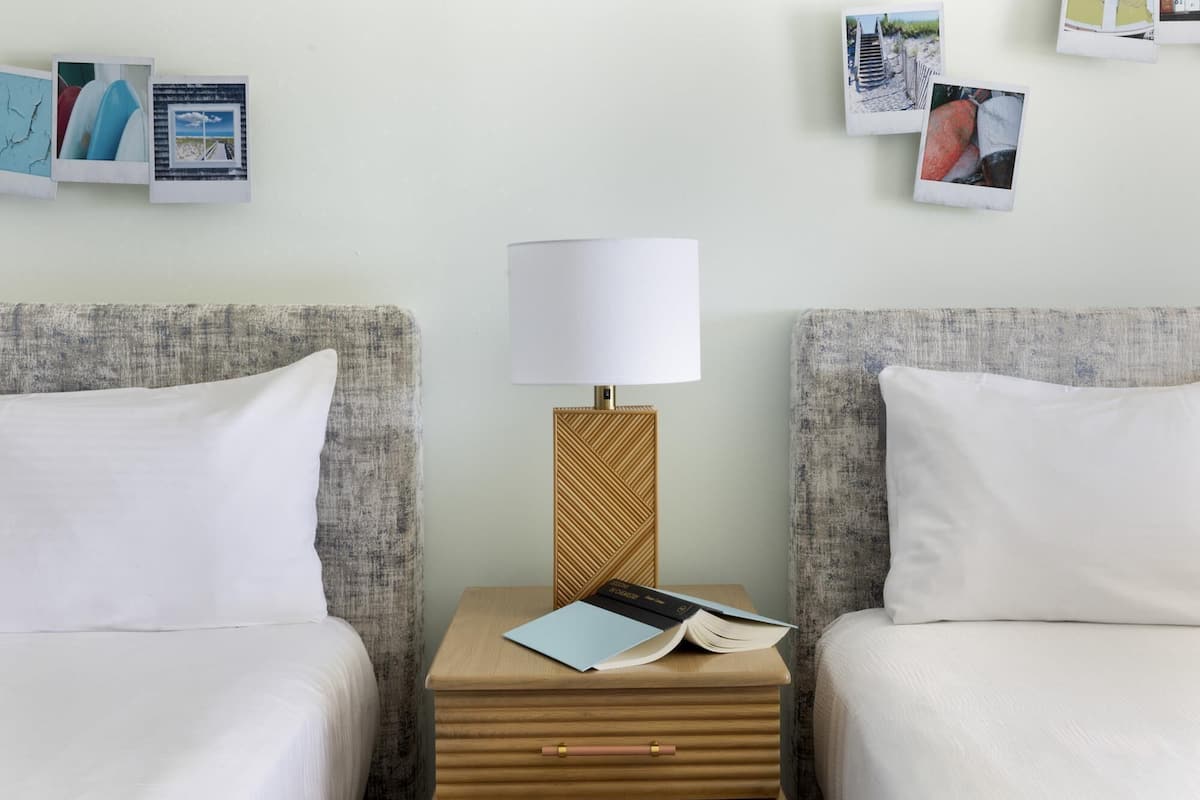 Caja de seguridad en la habitación y cortinas blackout