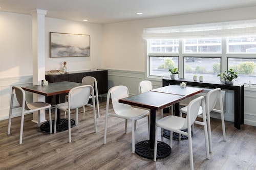 Riviera Beach Resort