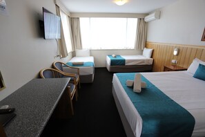 Ropa de cama de alta calidad, colchones con pillow-top y escritorio 