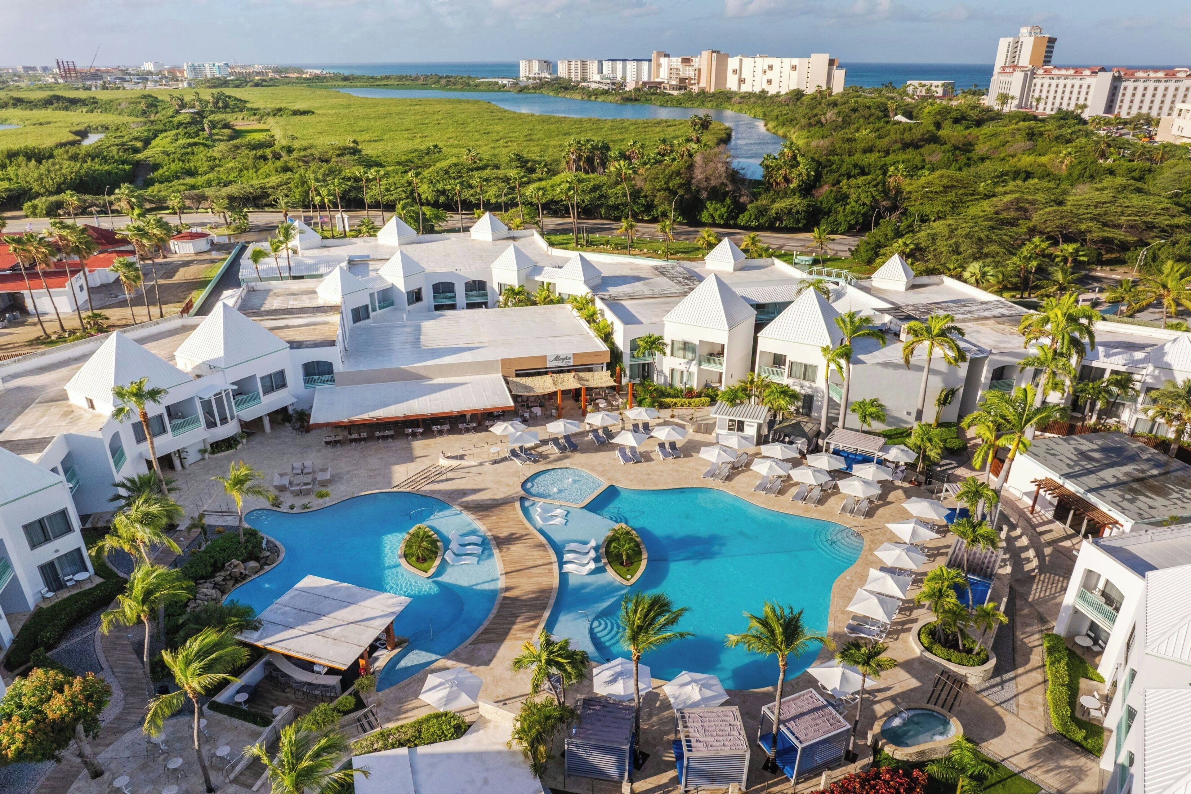 3 outdoor pools, free cabanas, pool umbrellas