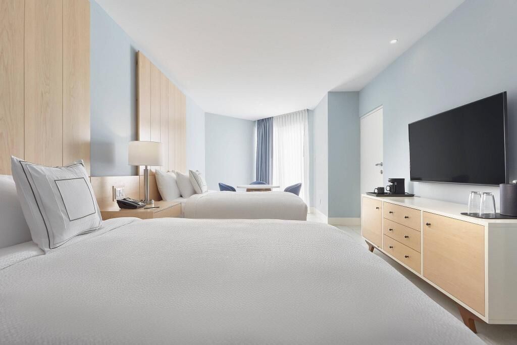 In-room safe, laptop workspace, blackout drapes, iron/ironing board