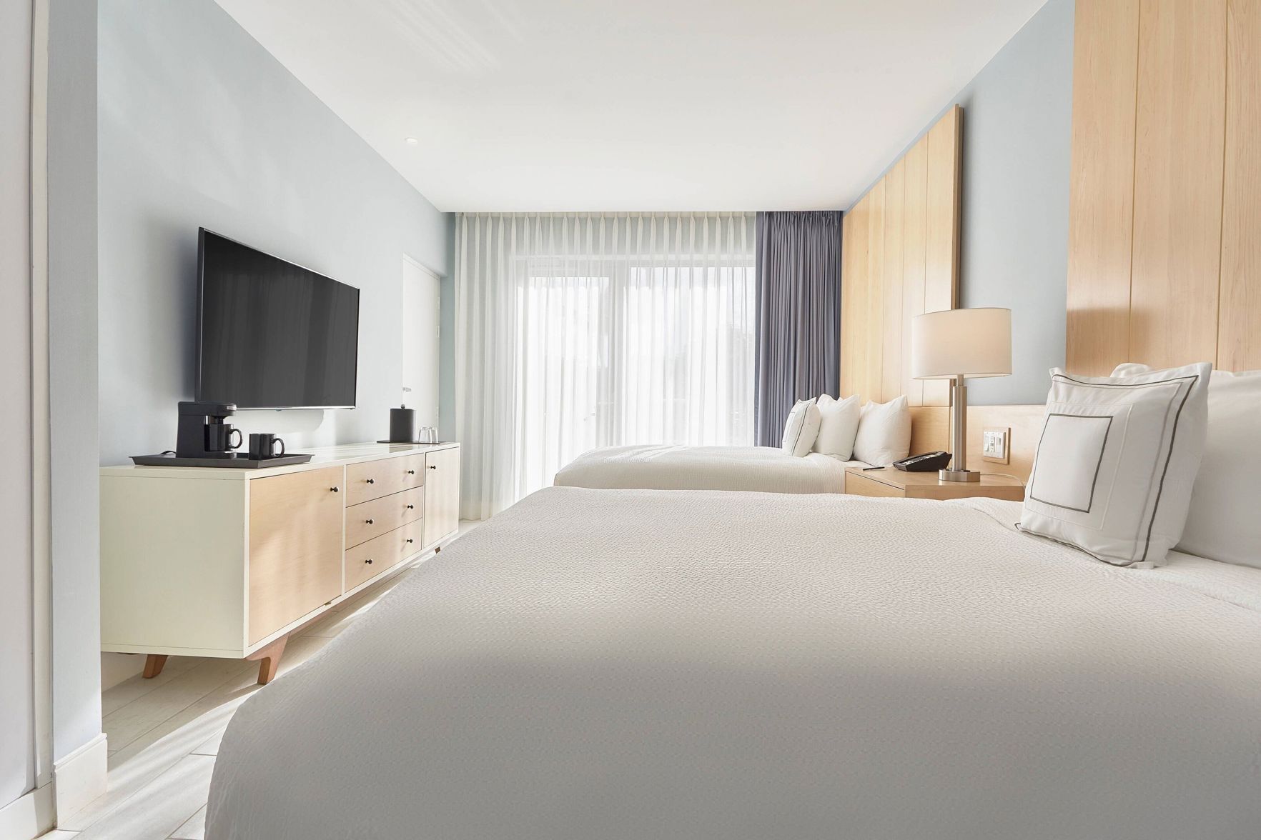 In-room safe, laptop workspace, blackout drapes, iron/ironing board