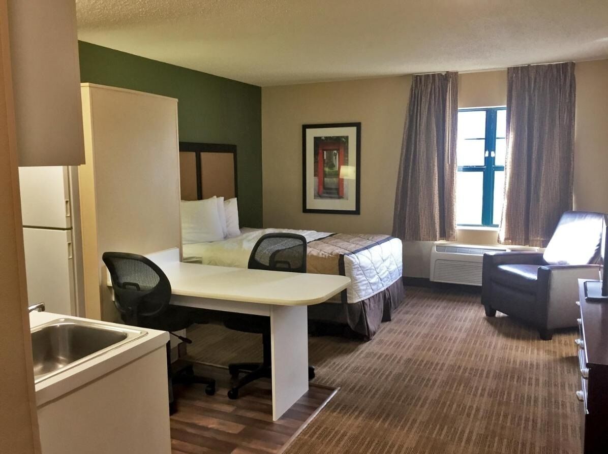 Laptop workspace, iron/ironing board, WiFi (free), bed sheets