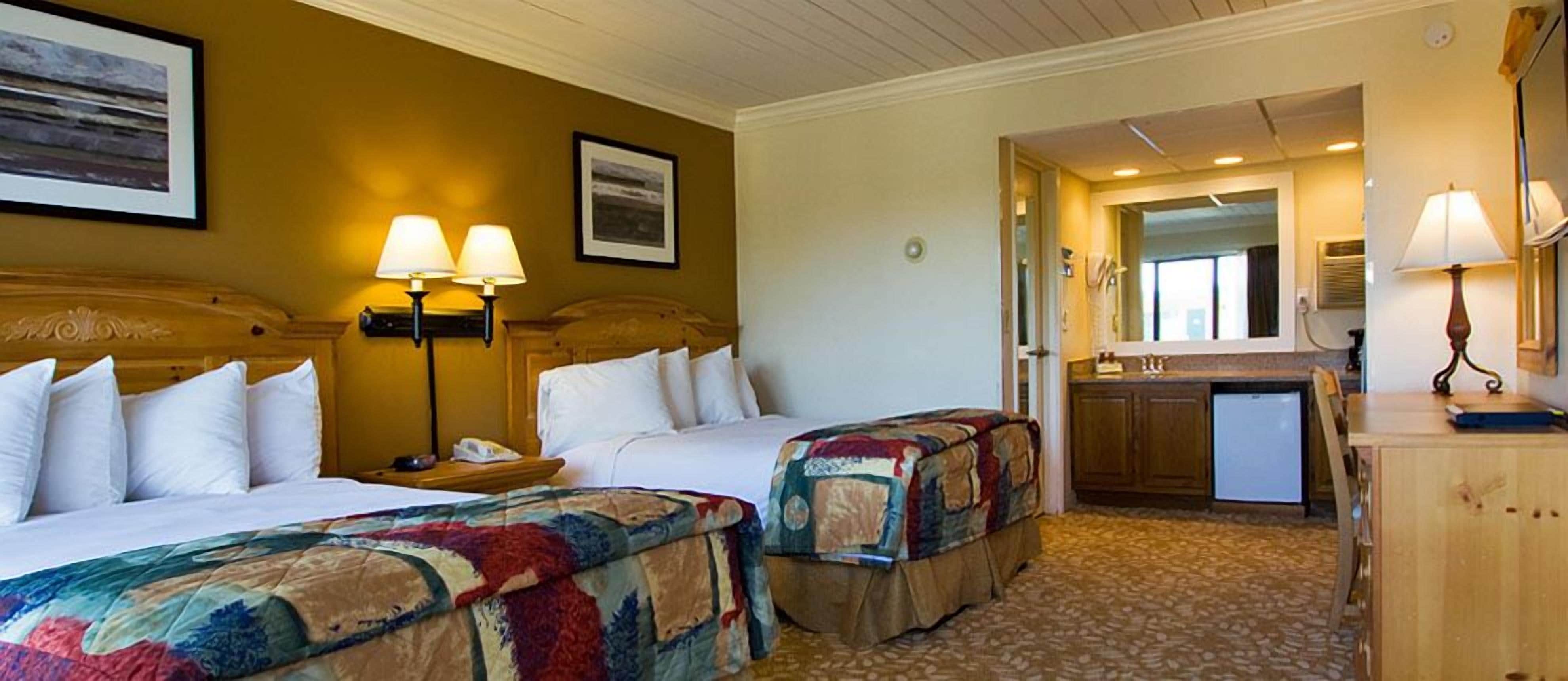 room, 2 double beds | 1 bedroom, desk, iron/ironing board, free wifi